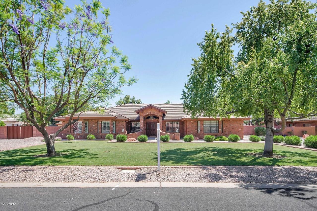 627 E Desert Ln., Gilbert, AZ 85234