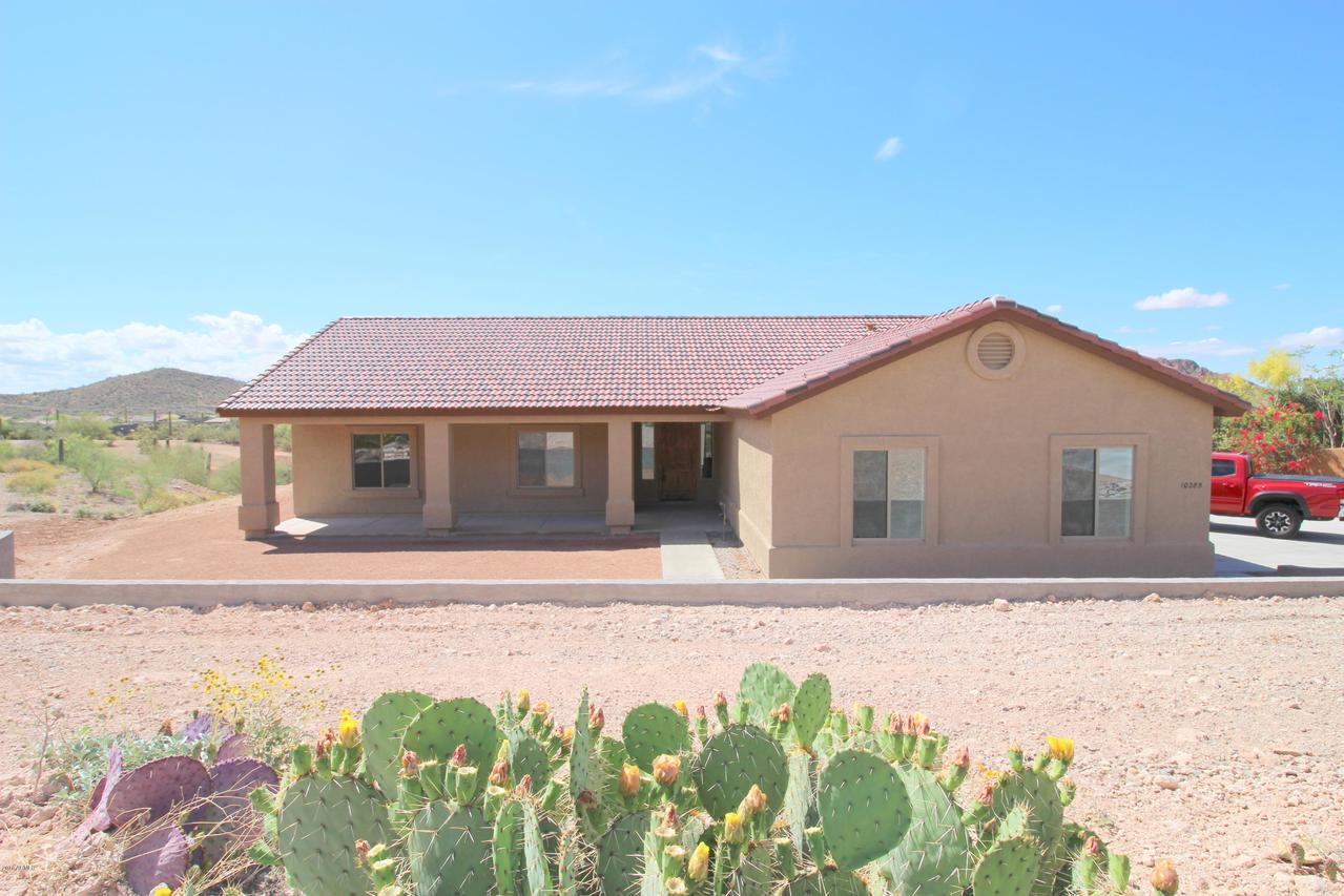10285 E Latham Way, Gold Canyon, AZ 85118