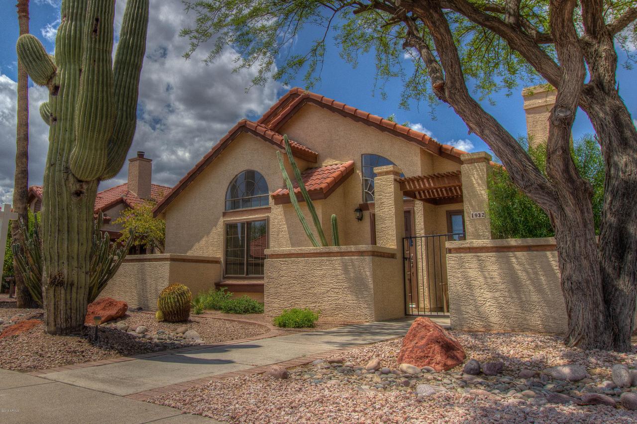 1932 E Velvet Dr., Tempe, AZ 85284