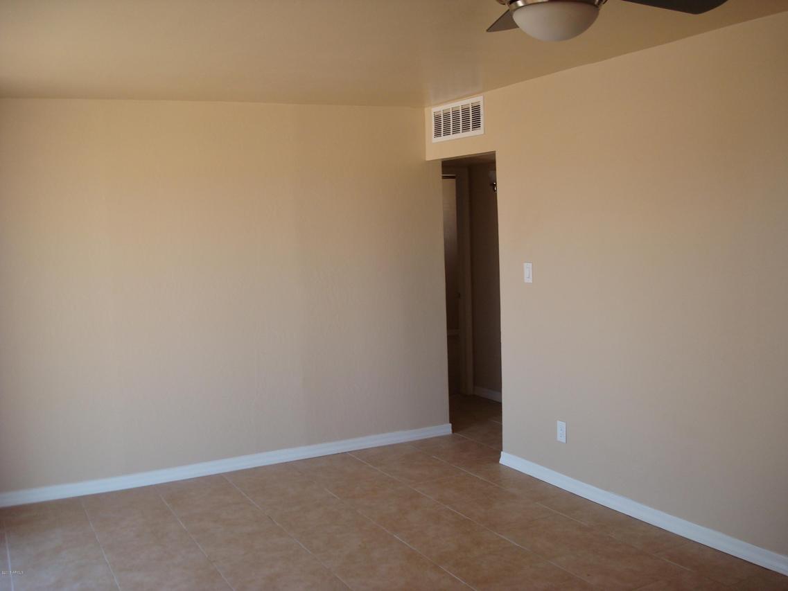 1901 E Encinas Ln., Phoenix, AZ 85040