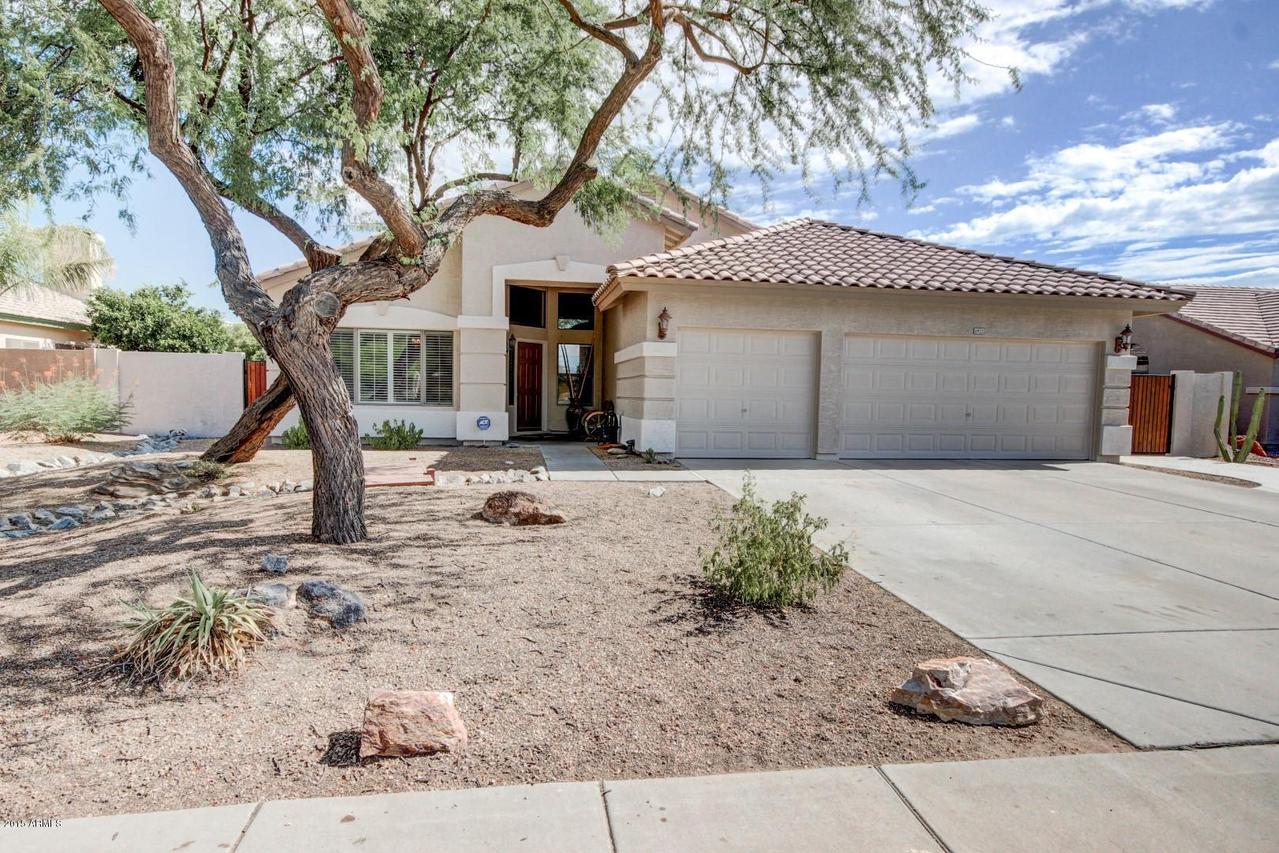 6923 W Monte Lindo, Glendale, AZ 85310