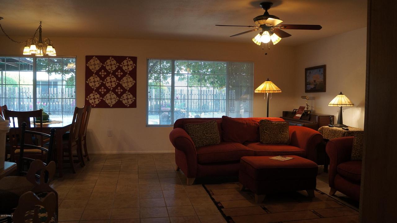 16413 N Meadow Park Dr., Sun City, AZ 85351