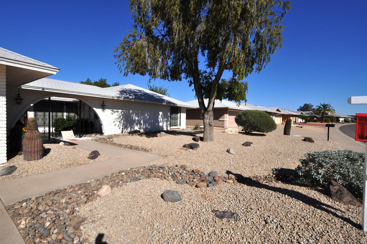 10130 W Pine Springs Dr., Sun City, AZ 85373