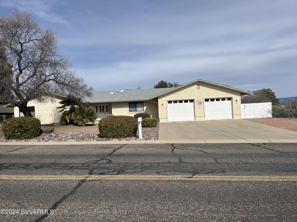 140 Black Hills Dr., Clarkdale, AZ 86324