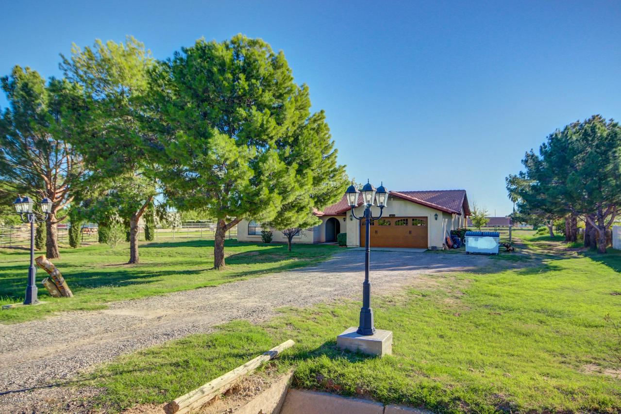 7641 N 175th Ave., Waddell, AZ 85355