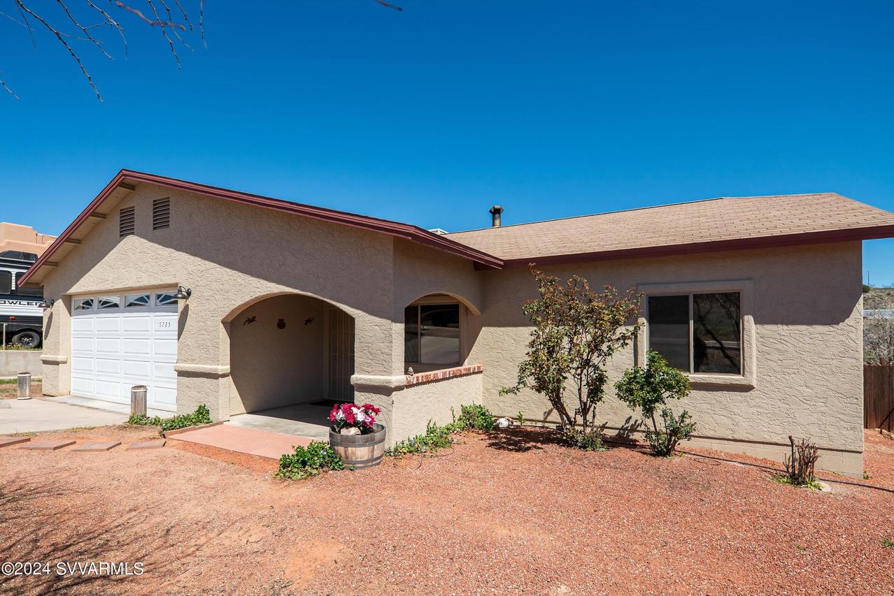 5725 N Bentley Dr., Rimrock, AZ 86335