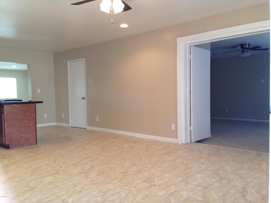 5002 N 78th Ave., Glendale, AZ 85303