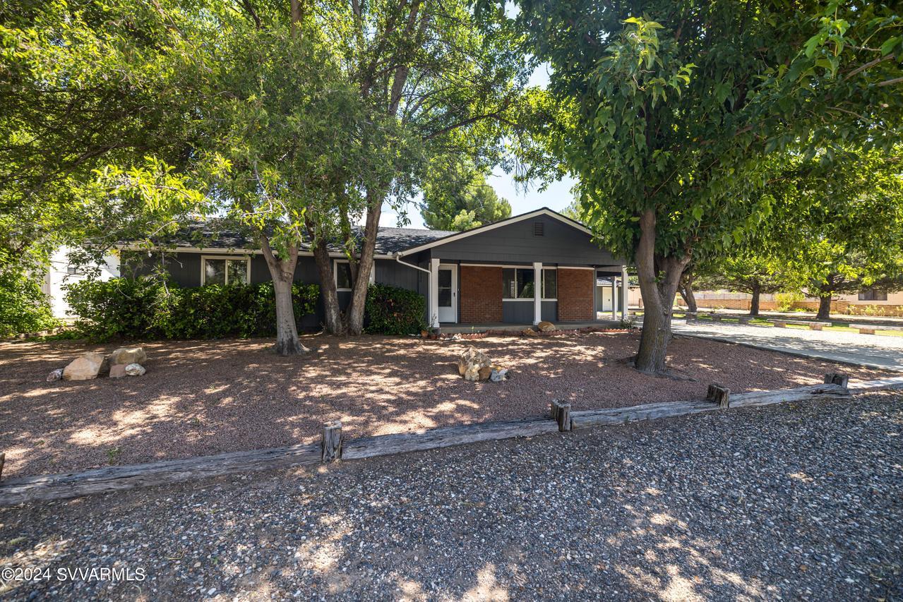 4030 E Lake Shore Dr., Rimrock, AZ 86335