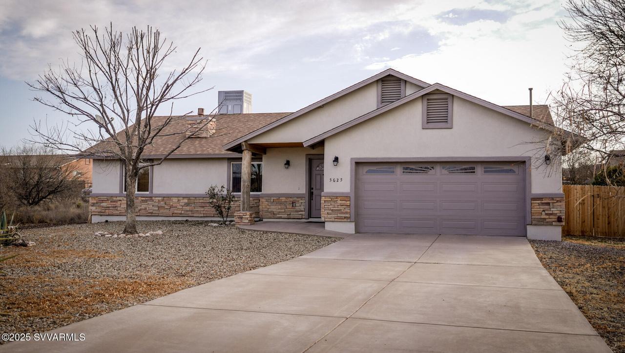 5625 N Laura Ln., Rimrock, AZ 86335