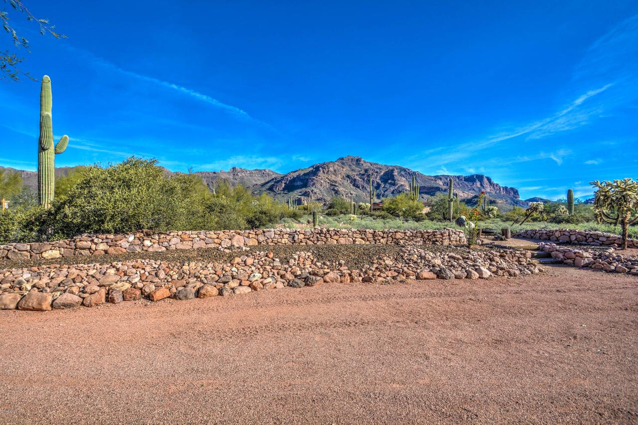 10749 E Running Water Dr., Gold Canyon, AZ 85118