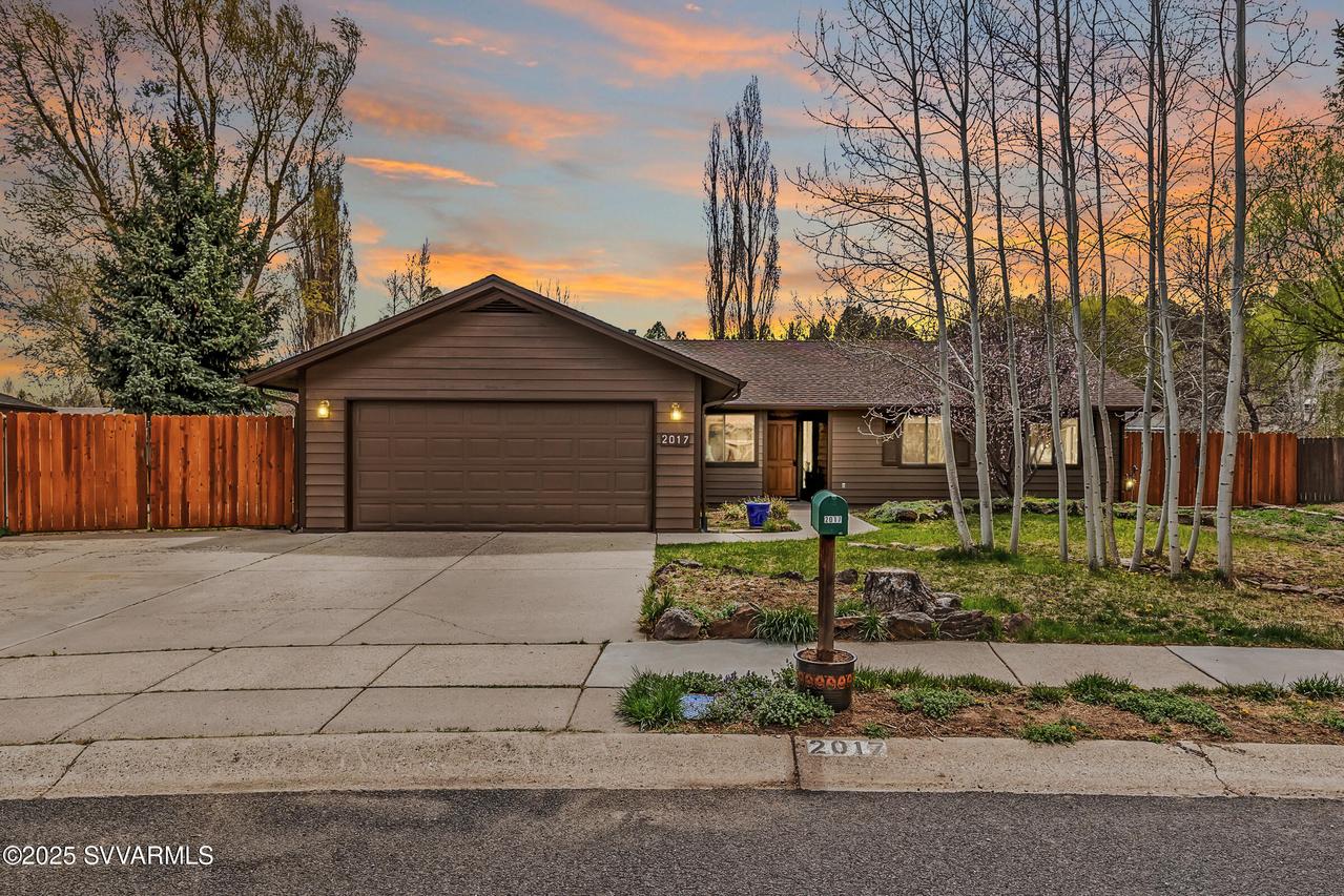 2017 N Deer Crossing Rd., Flagstaff, AZ 86004