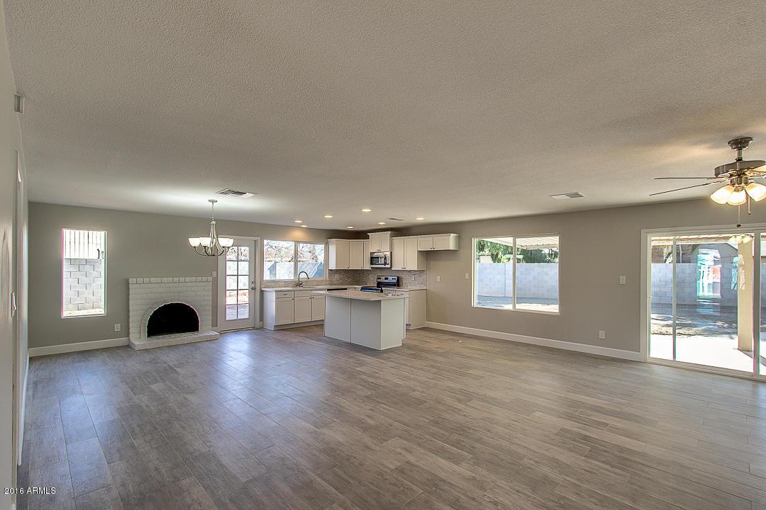 3028 S Santa Barbara Cir., Mesa, AZ 85202