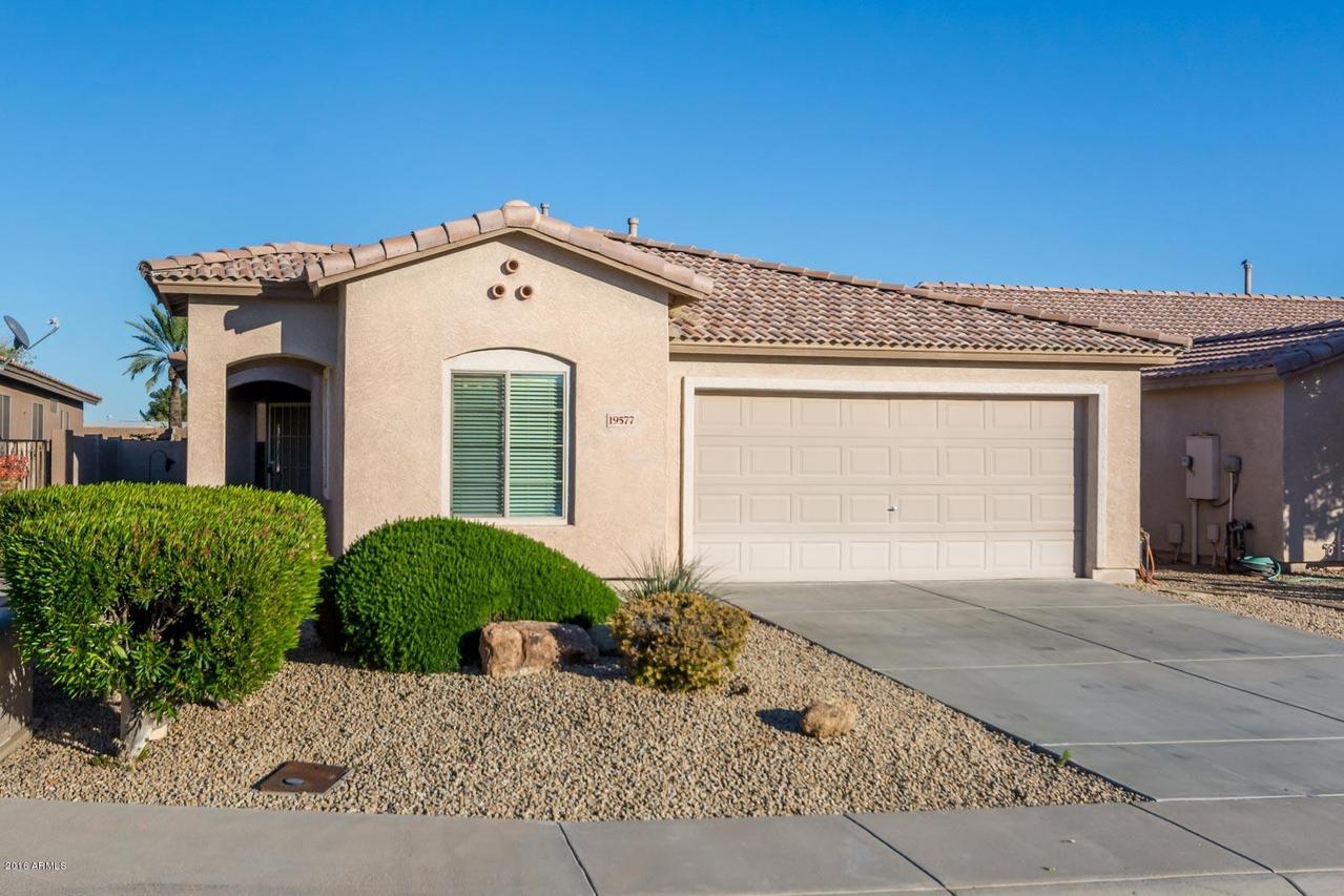 19577 N 107th Dr., Sun City, AZ 85373