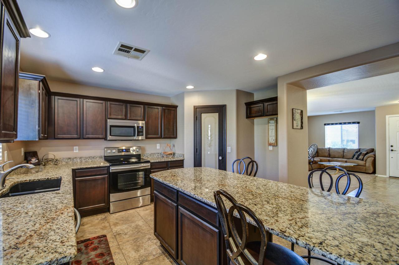 2864 E Mineral Park Rd., San Tan Valley, AZ 85143