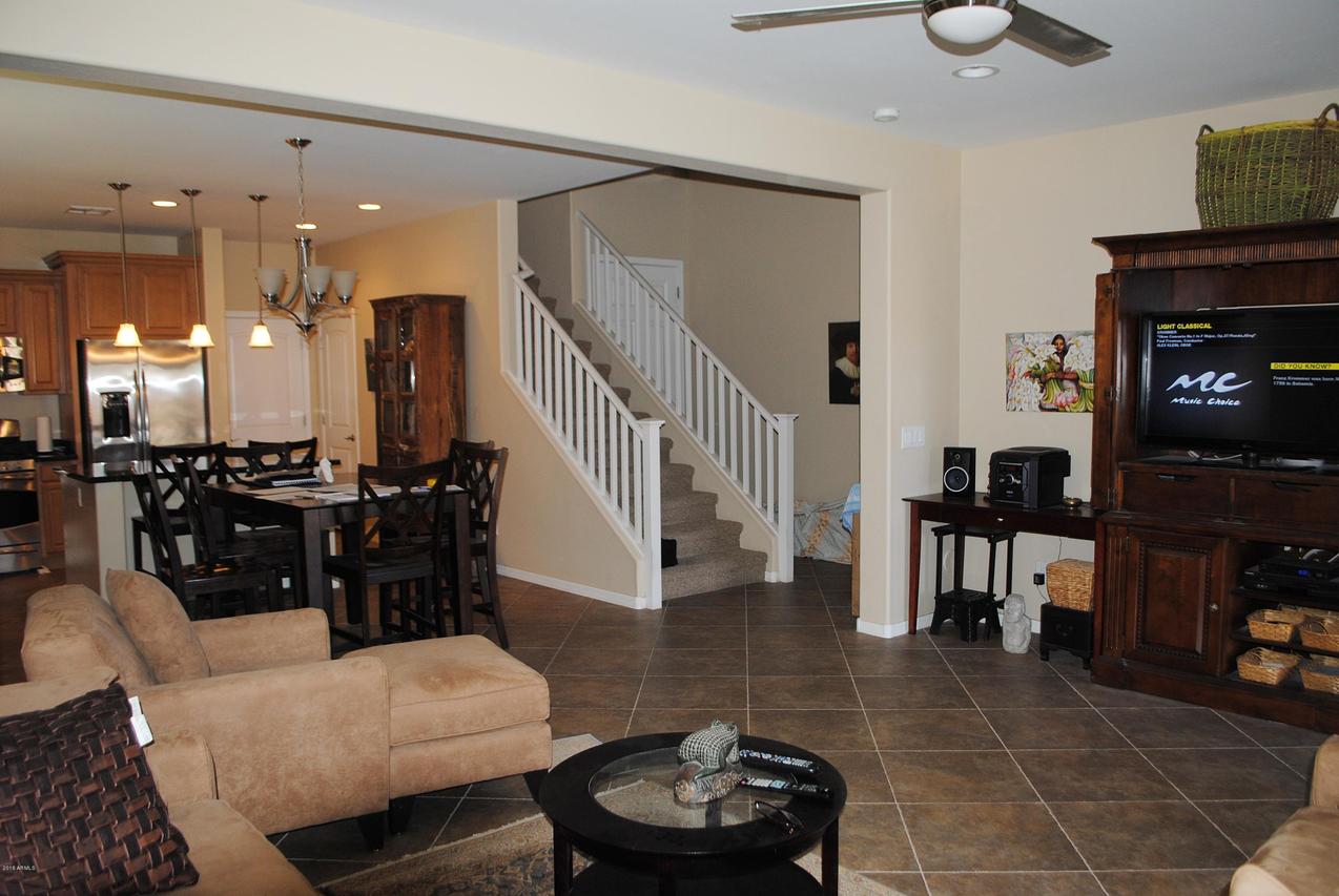 818 W Dana Dr., San Tan Valley, AZ 85143