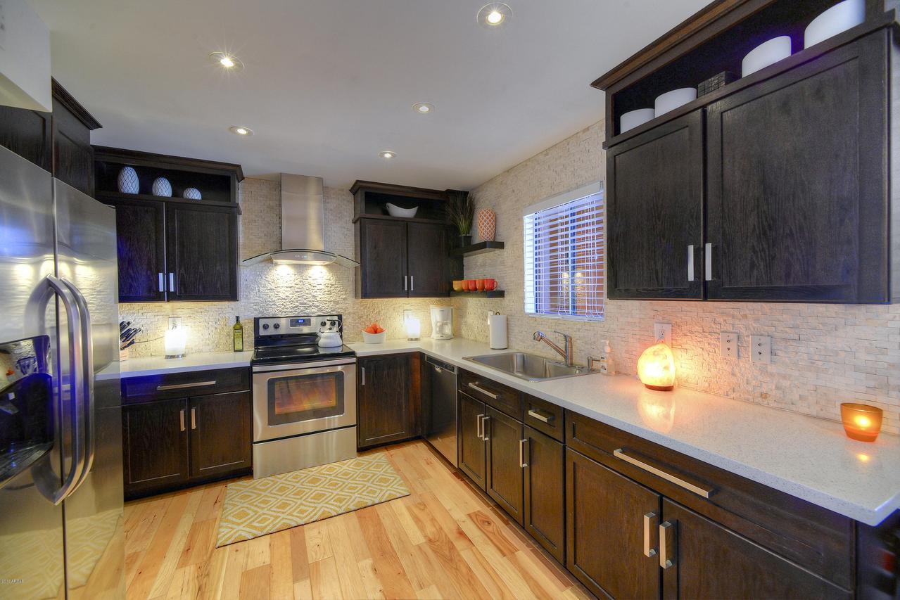 12222 N Paradise Village Pkwy. #313, Phoenix, AZ 85032