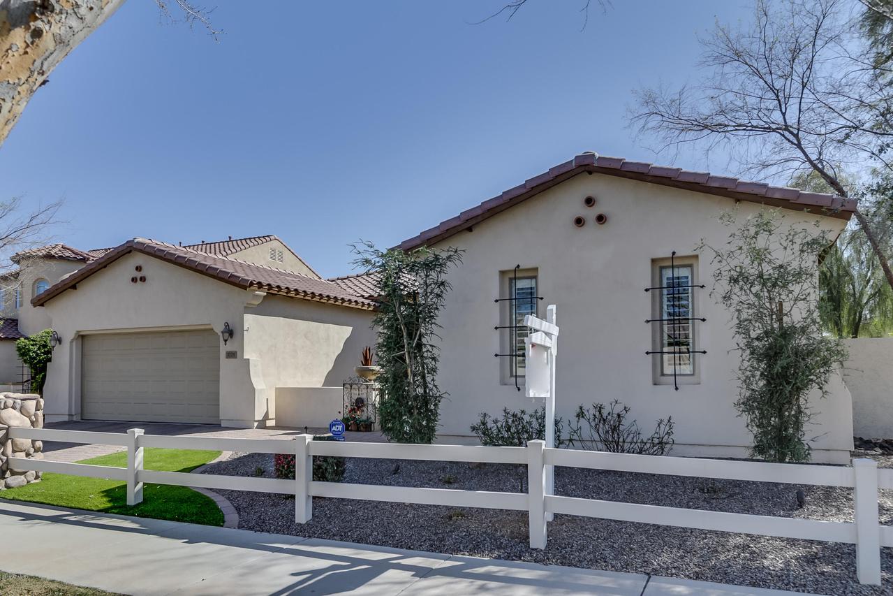 3721 E Old Stone Cir., Chandler, AZ 85249