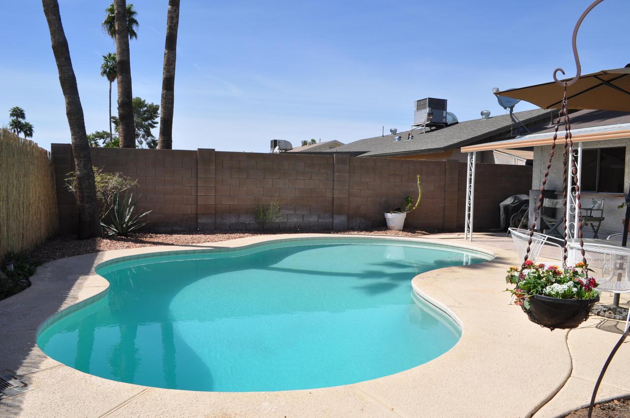 2501 E Manhatton Dr., Tempe, AZ 85282
