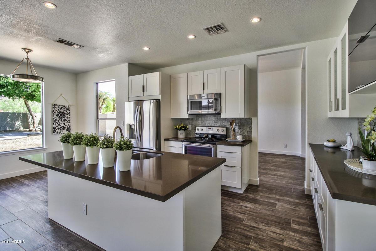 1020 E Mountain Vista Dr., Phoenix, AZ 85048