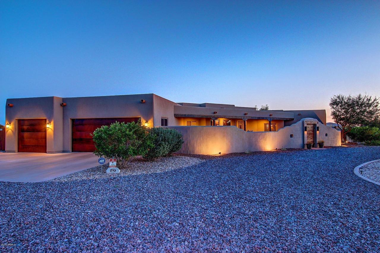 7 W Desert Hills Dr., Phoenix, AZ 85086