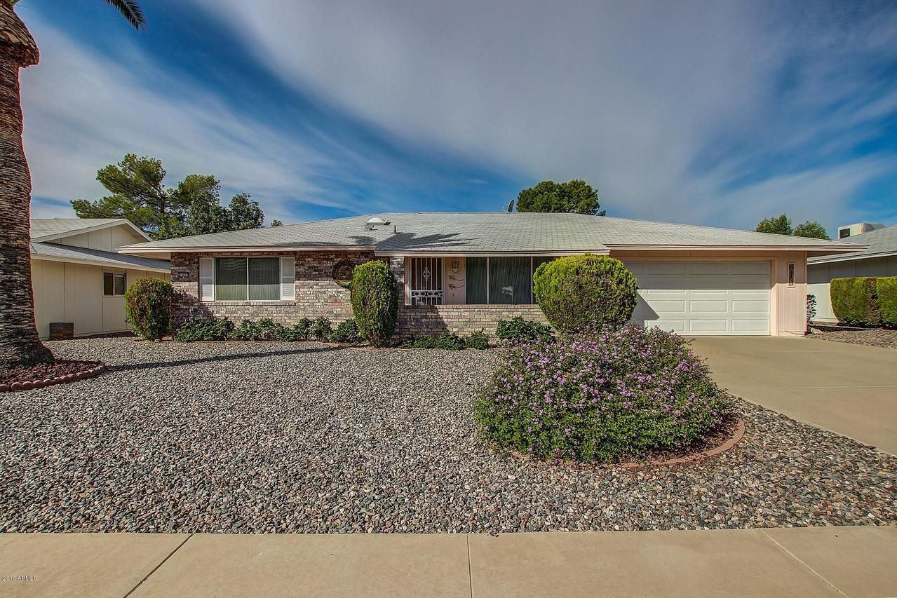 10421 W Signal Butte Cir., Sun City, AZ 85373