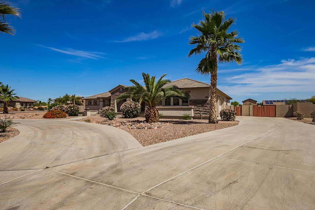 14588 W Becker Ln., Surprise, AZ 85379