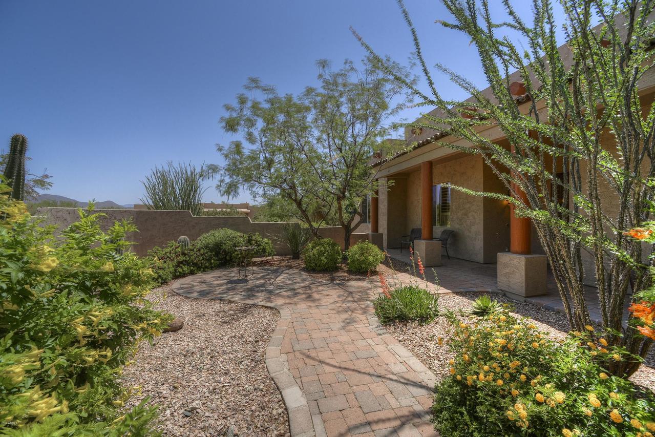 1327 W Lavitt Ln., Phoenix, AZ 85086