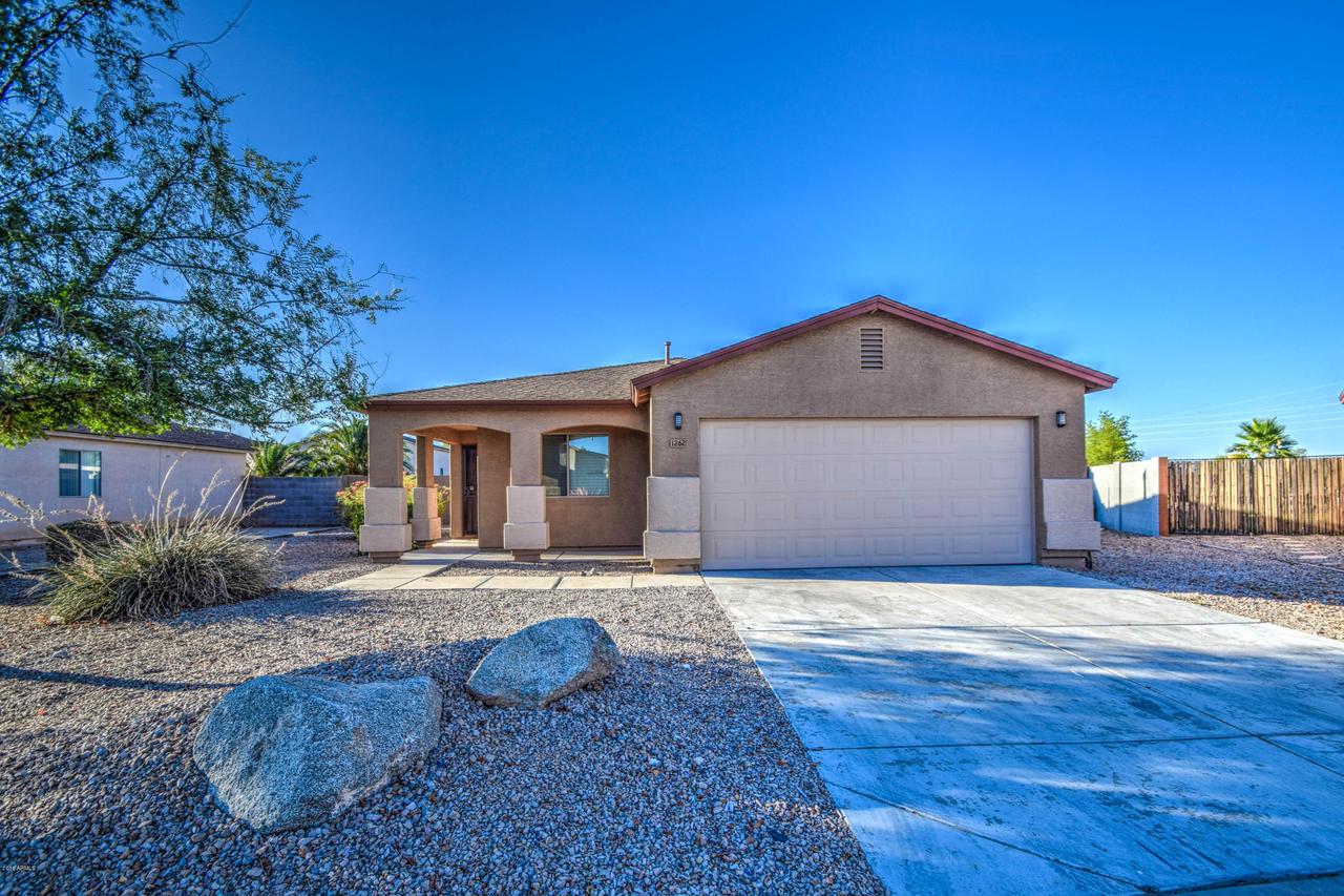 1262 E Desert Moon Tr., San Tan Valley, AZ 85143