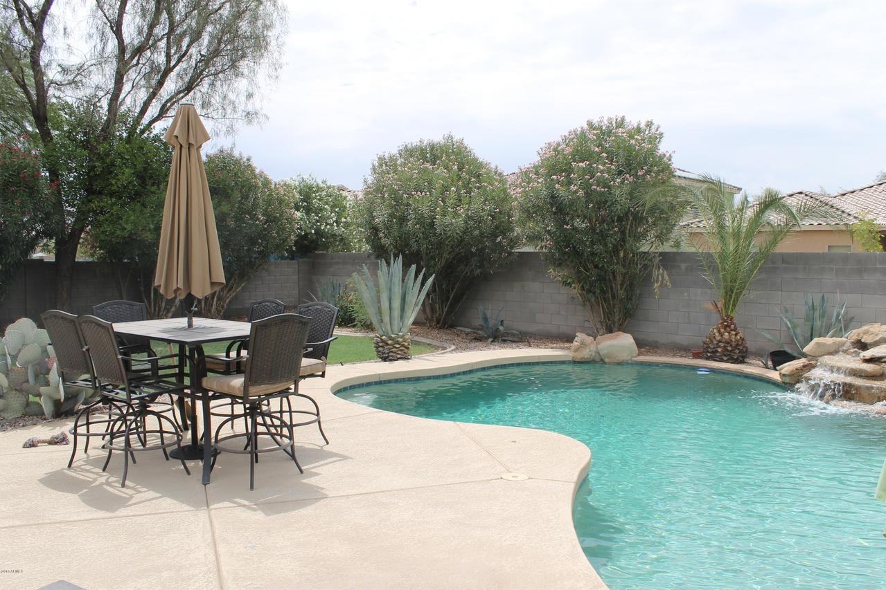 653 W Racine Loop, Casa Grande, AZ 85122