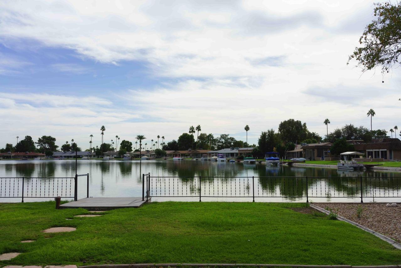 13809 N Whispering Lake Dr., Sun City, AZ 85351