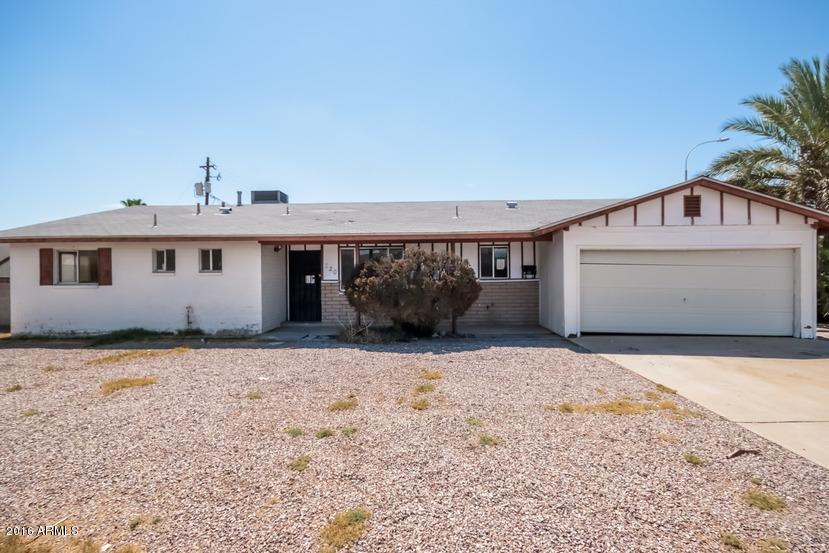 220 N Comanche Dr., Chandler, AZ 85224