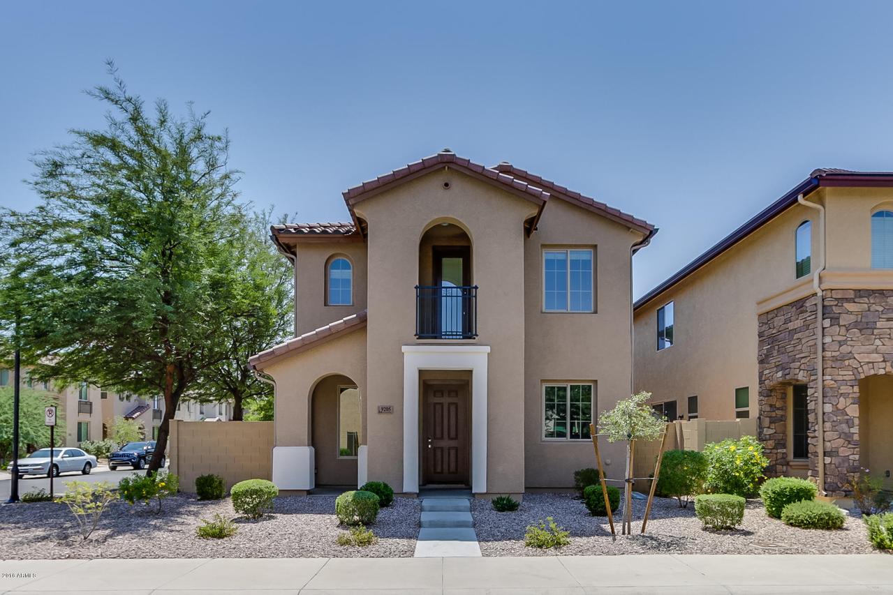9205 W Meadow Dr., Peoria, AZ 85382