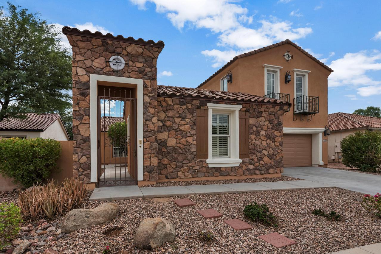 3299 S Danielson Way, Chandler, AZ 85286