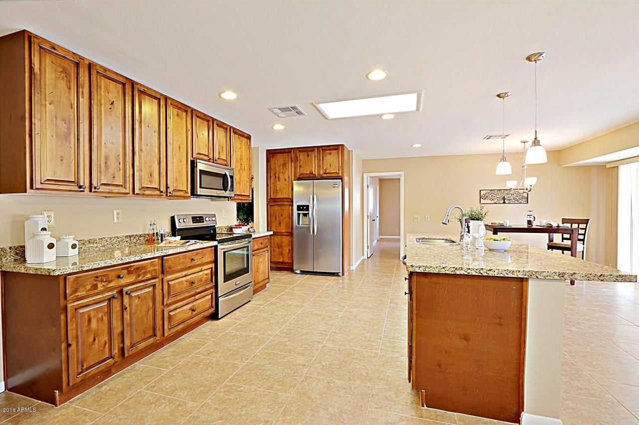 9710 W Country Club Dr., Sun City, AZ 85373