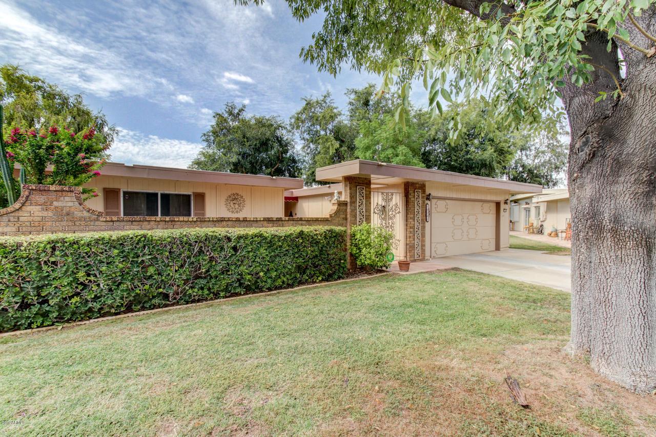 10345 W Willowbrook Dr., Sun City, AZ 85373