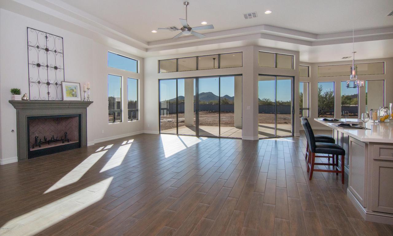 38520 N 25th Ln., Phoenix, AZ 85086