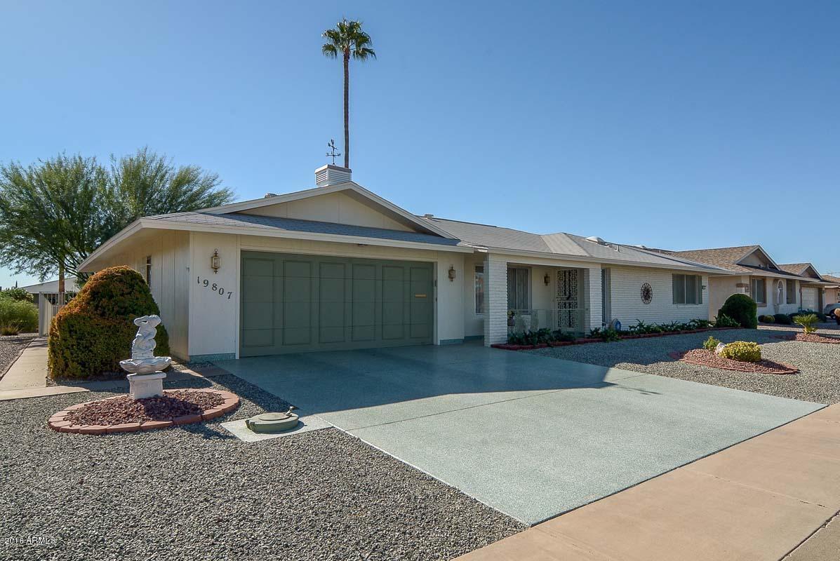 19807 N Willow Creek Cir., Sun City, AZ 85373