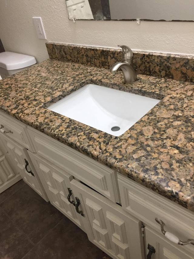 8021 W Hazelwood St., Phoenix, AZ 85033