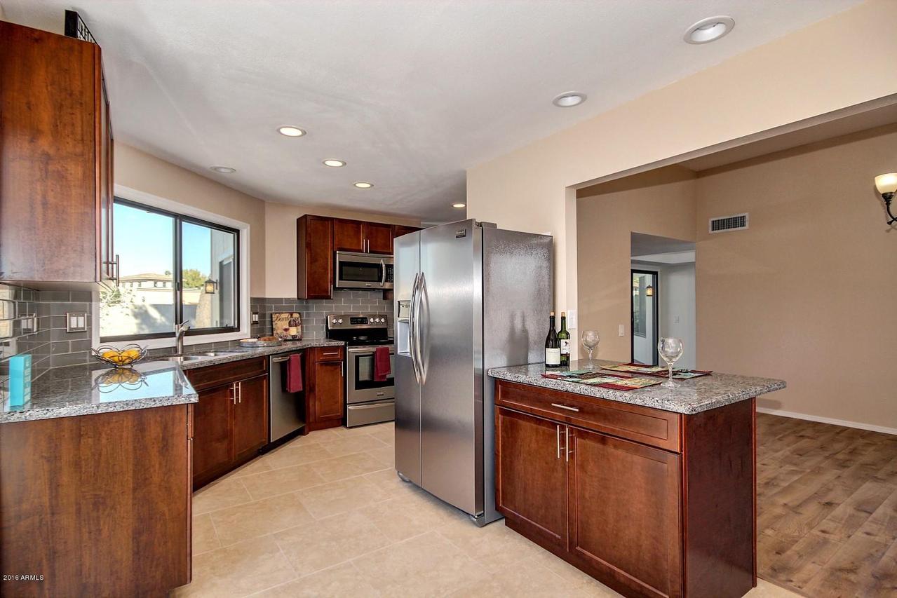 16402 N Meadow Park Dr., Sun City, AZ 85351