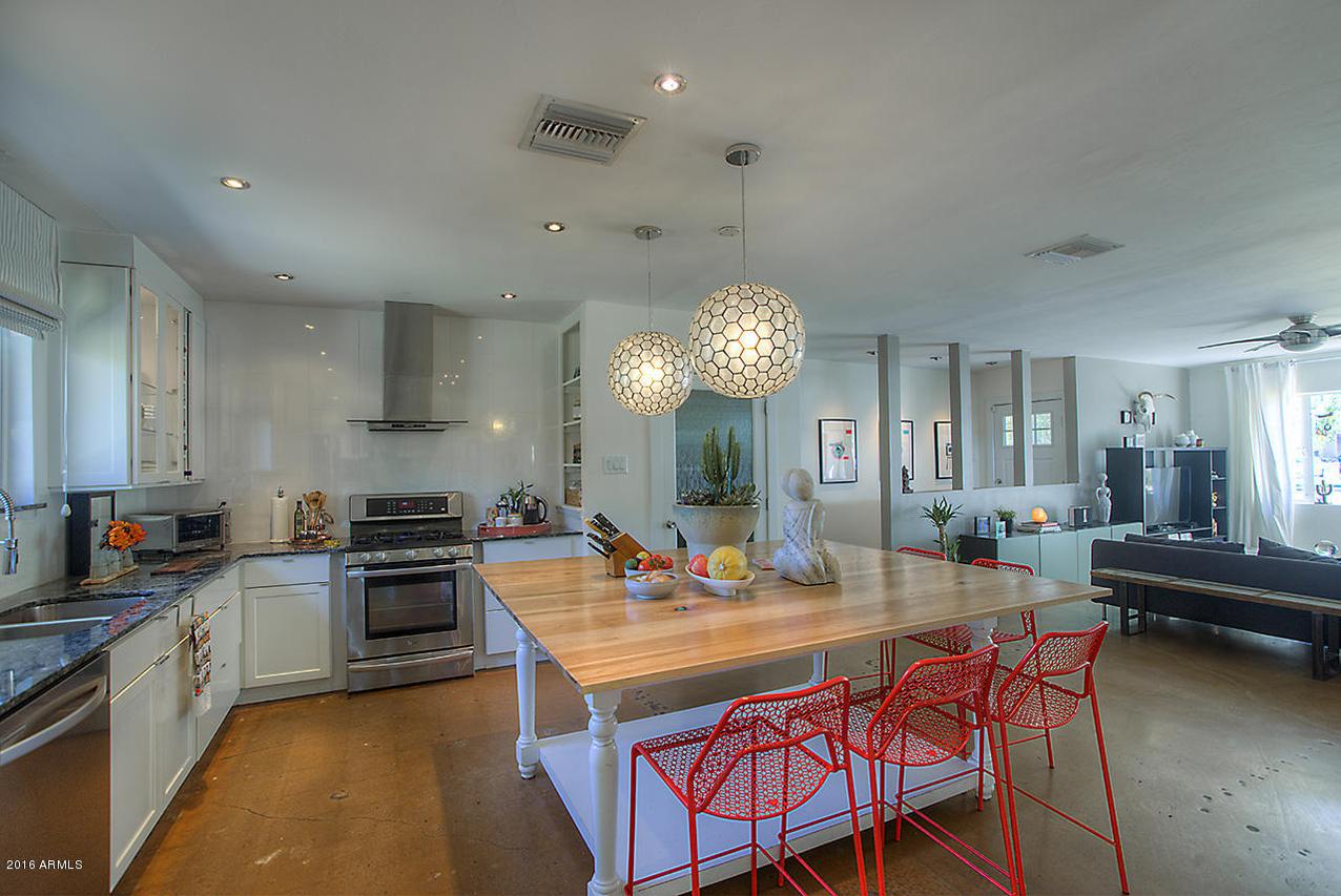 3301 N 28th St., Phoenix, AZ 85016