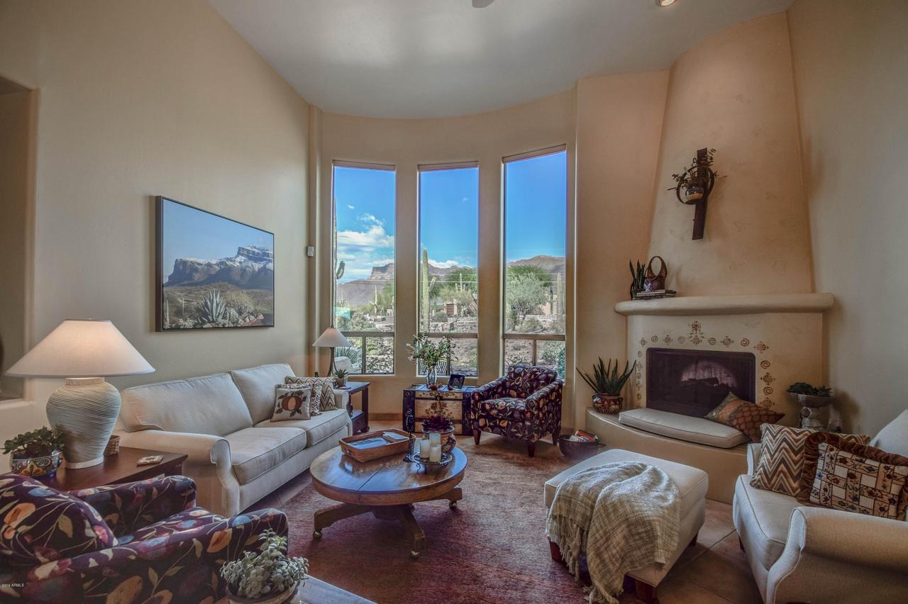 10657 E Cloudview Ave., Gold Canyon, AZ 85118