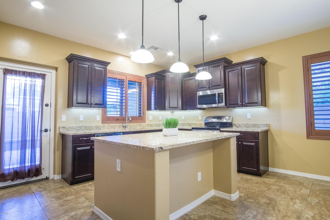 1813 S Racine Ln., Gilbert, AZ 85295