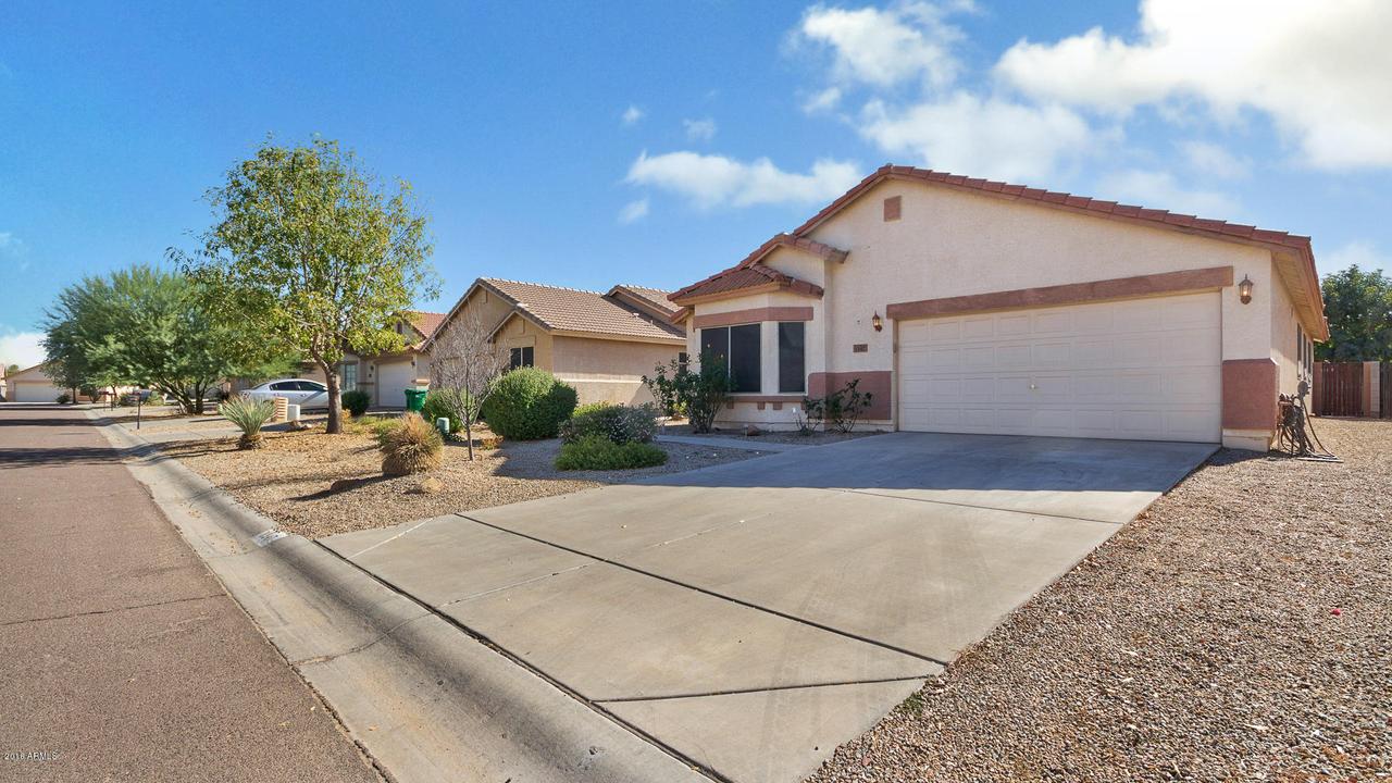 1347 E Vernoa St., San Tan Valley, AZ 85140