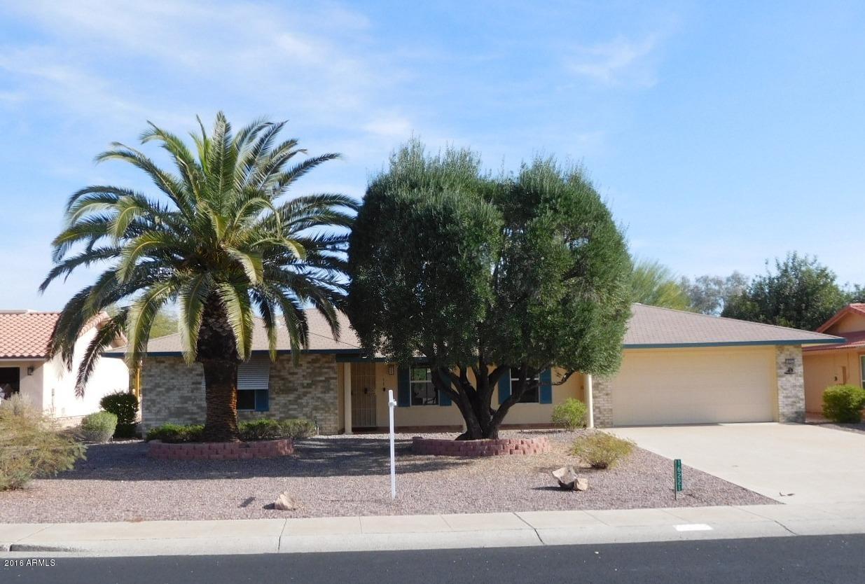 16221 N Meadow Park Dr., Sun City, AZ 85351