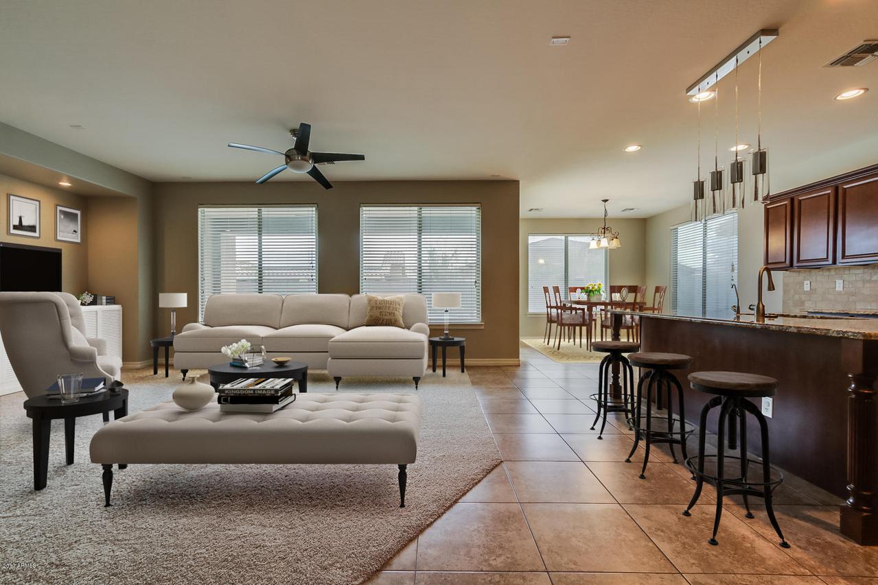 678 W Yellow Wood Ave., San Tan Valley, AZ 85140