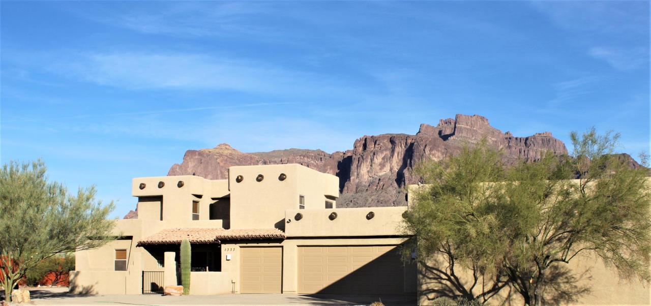 1337 N Roadrunner Rd., Apache Junction, AZ 85219