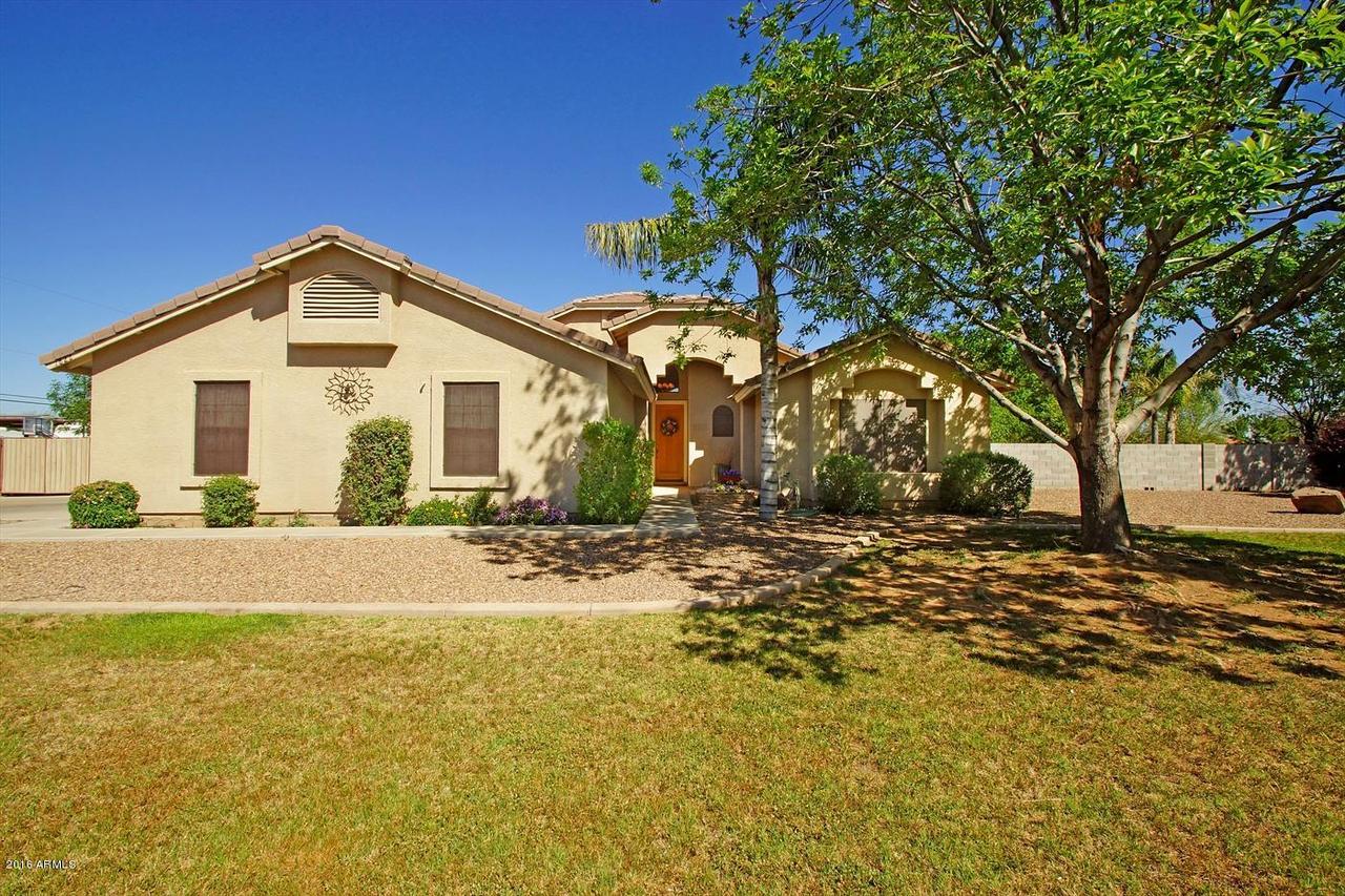 1822 E Country Ct., Gilbert, AZ 85298