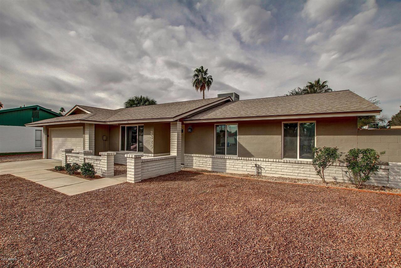 2820 S Las Palmas Cir., Mesa, AZ 85202