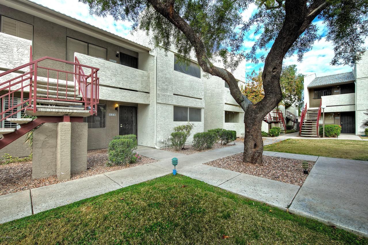 3301 E Earll Dr. #124, Phoenix, AZ 85018