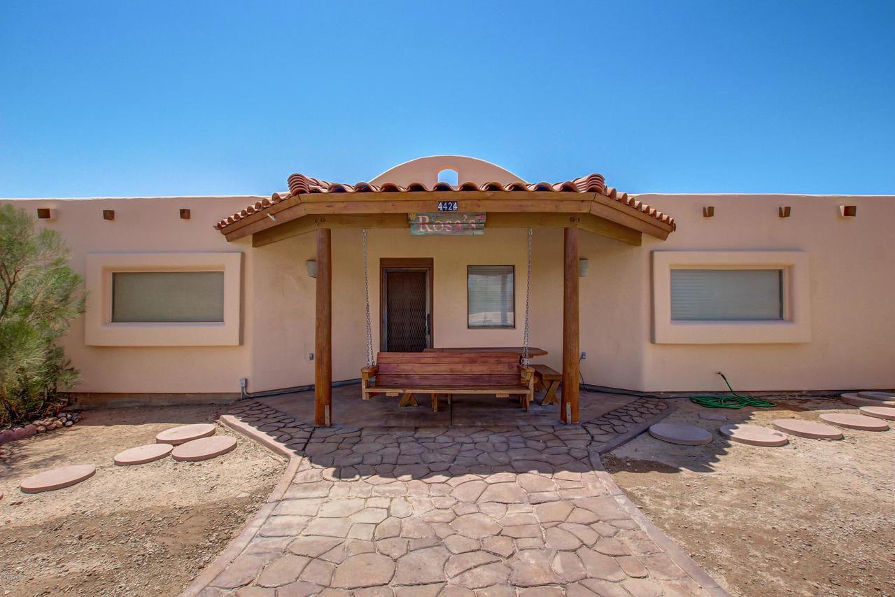4424 N Warner Dr., Apache Junction, AZ 85120